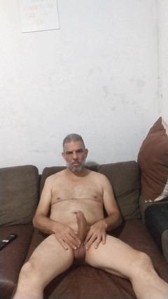 Carmona's father: La couronne se frayant un chemin vers le sperme