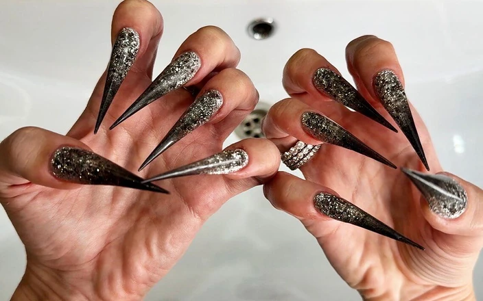 Julia domaina: Artigli lunghi - la mia nuova forma, unghie lunghe con lunghe...