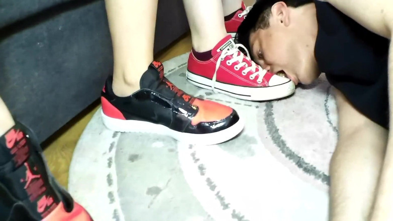 Femdom Austria: Slut Girl`s Shoe Cleaner!