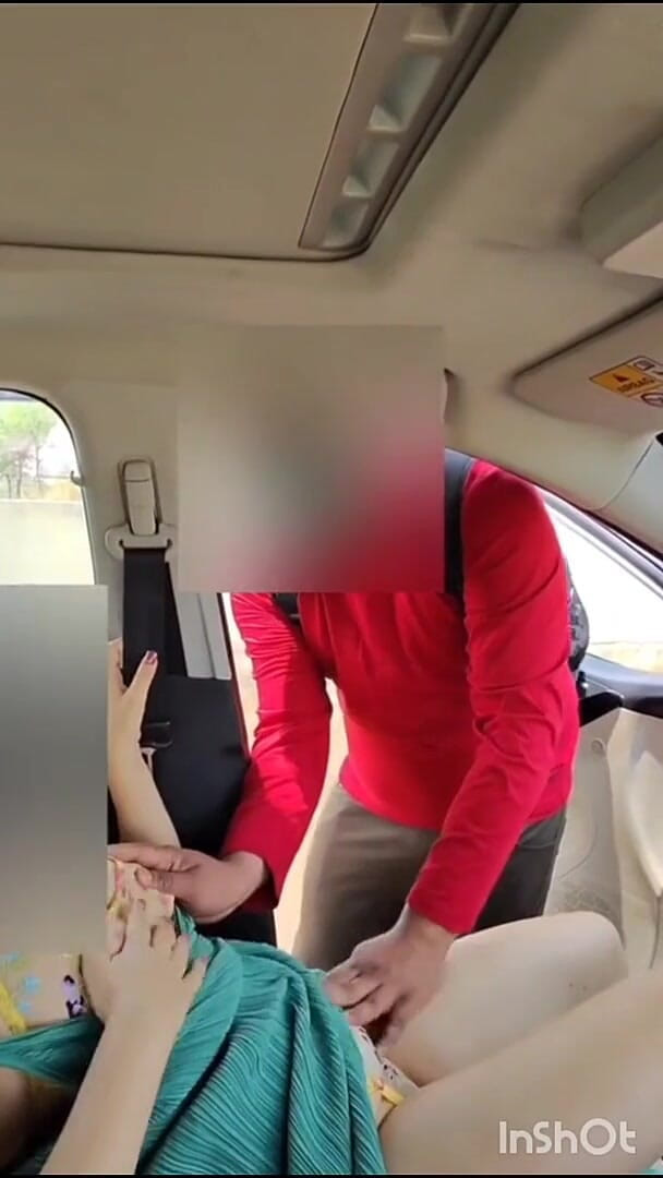 Asmita and sohom: Orang asing menyentuh buah dada saya di dalam kereta saya (di...
