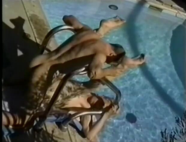 Gays Case: Al chico de la piscina le encanta follar a su...
