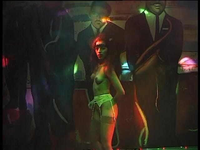 Lucky Cooch: Garota sexy dançando para você