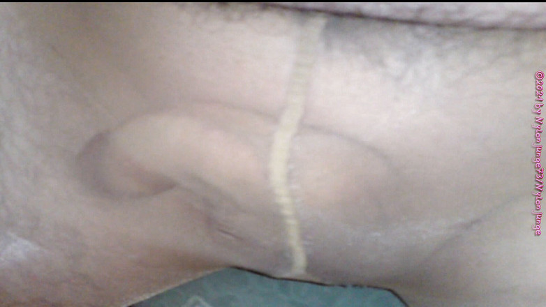 Carmen_Nylonjunge: Excitat pe propriile picioare • nostalgie HD •