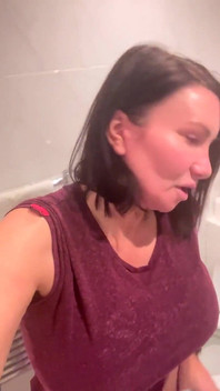 Kompilasi Sophie James Pee 9 kali