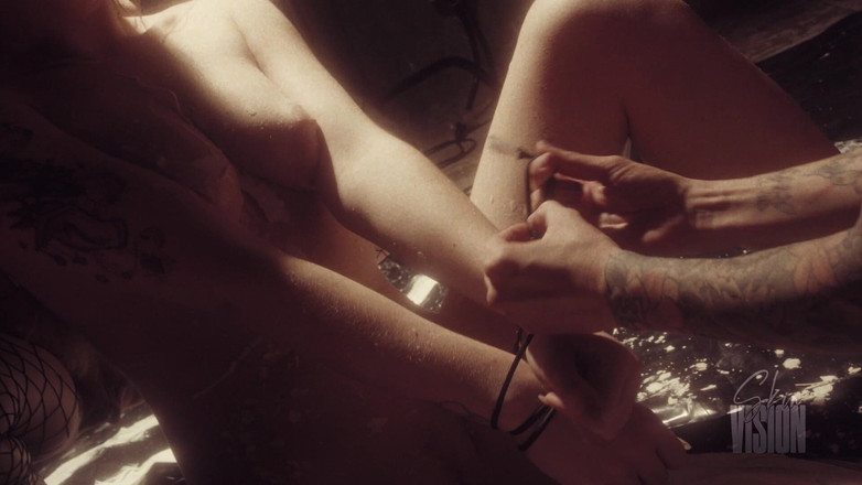 SkinVision: Bruxas lésbicas do sexo corrupto os inocentes - Luna Luxxx &amp;Kasara Wood...