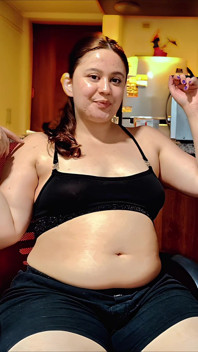Buổi nhồi bụng burger của Nicole