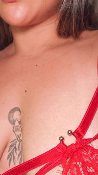 Intensywna i romantyczna masturbacja kolumbijskiej milf