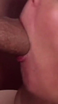 La miLF bionda julie succhia e cavalca un enorme bbc fino ad un finale cremoso