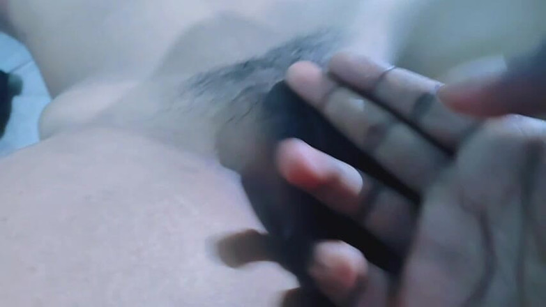 GOPIKA KRISHNA: První líbánkové páry