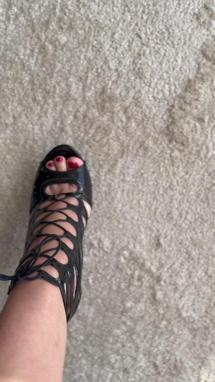 Velvet Witch 87: Kelengkapan untuk pakar kaki