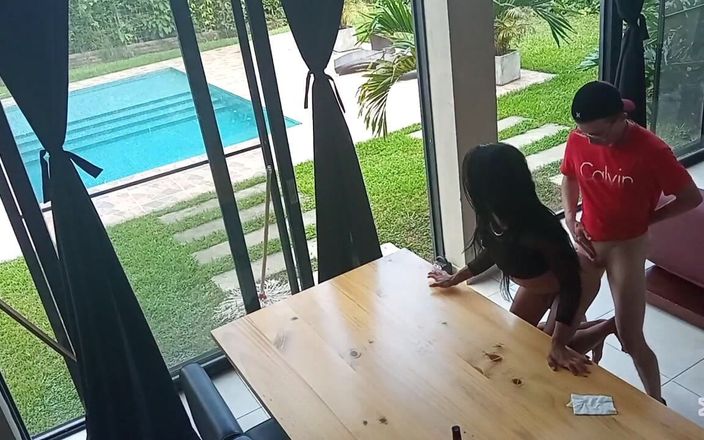 Valera Toro: Une colombienne trans se fait baiser sur la tablette et...