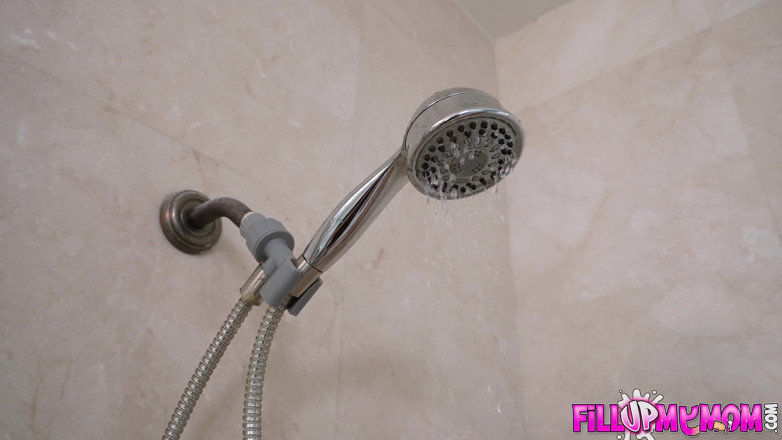 Fill Up My Stepmom: เป็นผู้ชายแล้วแตกใส่ข้างในให้เต็ม