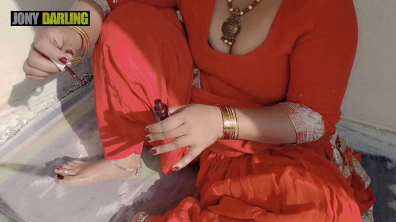 Jony Darling: पंजाबी भाभी ने छत पर अपनी कील पेंट की