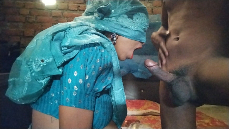 Desi kutiya: Desi Ehefrau Gesichtsfick-videos