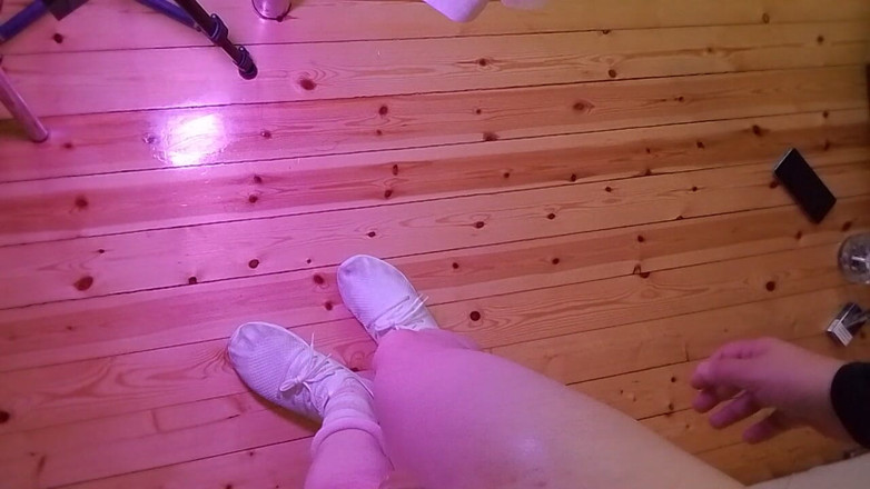 Kitty_Cross: Femboy njuter av självoljemassage på sin stora rumpa