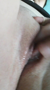 BBW-schlampe masturbiert ihre nasse muschi