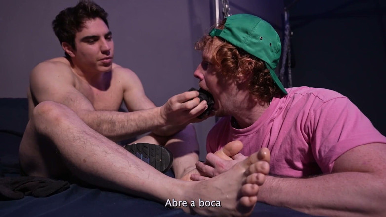 Christian Hunter: Christian Hunter Worships the Feet, Socks, and Sneakers of Dom...