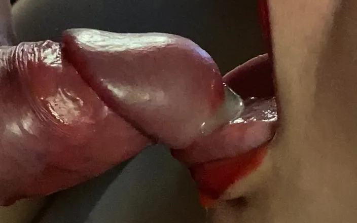 Nikky_Elise: Close up Blowjob