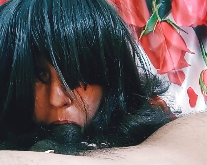 Bolly Karma: Dorstige slet in keel diep lul droog.