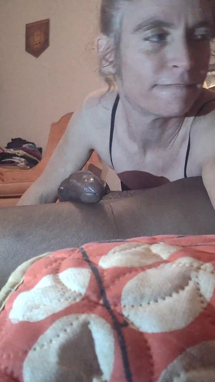 SuzySwallows_xXx: La mogliettina ingoia lentamente un paio di carichi, non si...