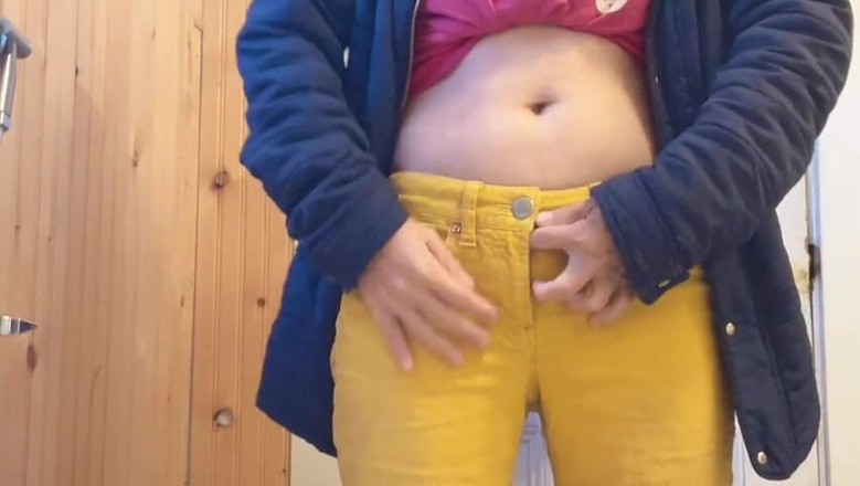 sweethanajapanese: Hana Teen Japanese Go to Bathroom Then Flash Out Water
