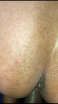 Děvka manželka potřebuje tvrdý sex a manžel dal čtyři prsty do kundičky třesení creampie po celé kundičce