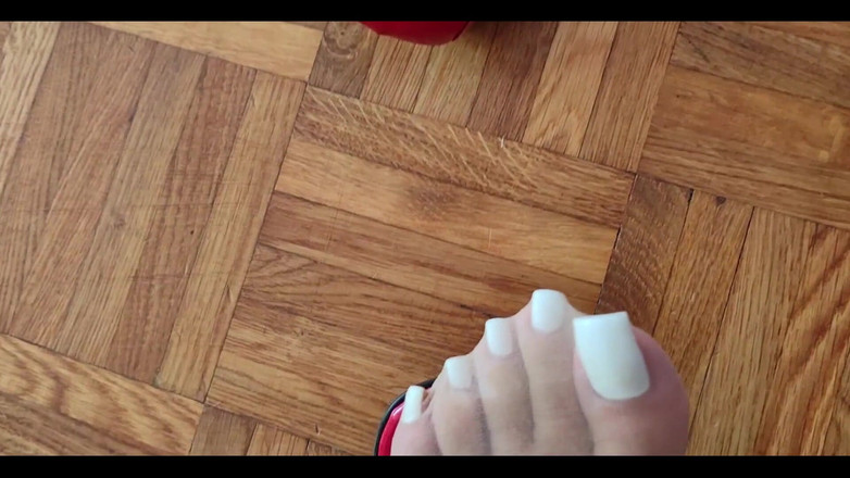 Goddess Lena: Džíny, Silonky Ponožky a Červené podpatky