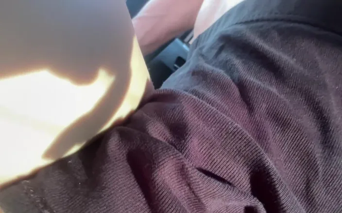 Bigmax8inch: Exhibition de bite sur un parking, camp car, sexe matinal, éjaculation,...