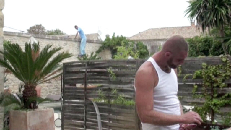 Crunch Boy: Juan Perez açık havada ayı tarafından xxl yarakla sikiliyor