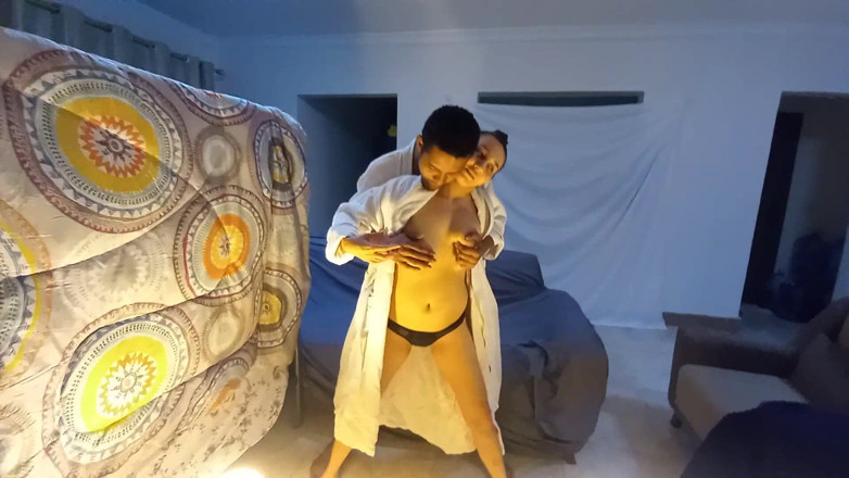 Jollyfuckingoldman: Kocası yaramaz karısının gizli büyük zenci yarağı fantezisini paylaşıyor bölüm 1