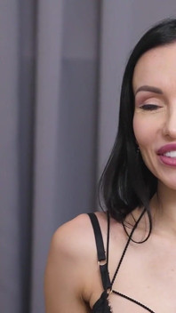 Das Russische Schätzchen Sasha Rose Behandelt Einen Riesigen Schwanz in Ihrem Engen Arsch - Bekomm Anal