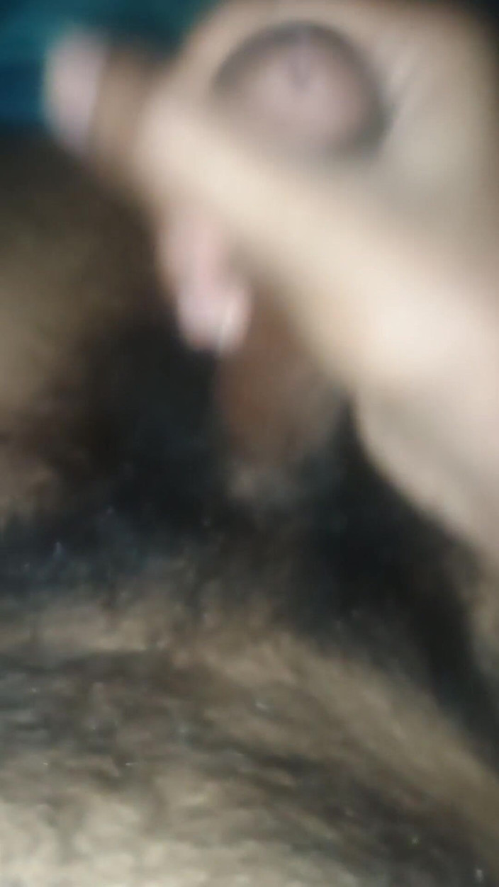 Hot_bobby: Masterbate desi avec une grosse bite