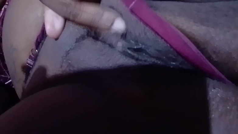 Cat masturbating with finger: マスターベーションの喜び