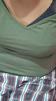 Un toque en la cama, milf, video más caliente