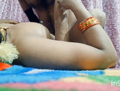 Sexy indian bich: J’étais nue dans la chambre, mon demi-frère m’a vue et