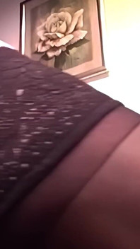 Sexy lesbičky tvrdě šukají s robertky a straponem