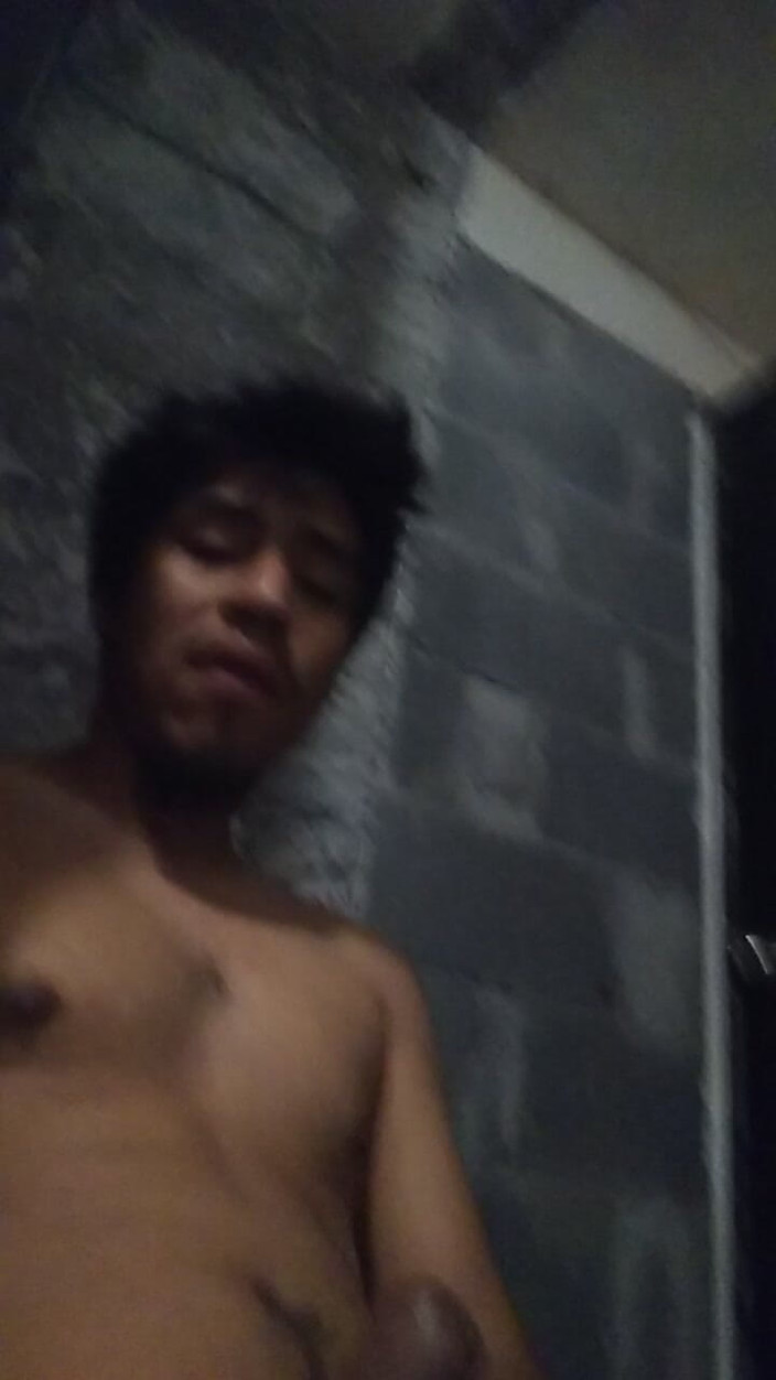 AlexAlejandro13: Comment cette bite dégouline