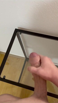 Čerstvé sperma na skleněném stole