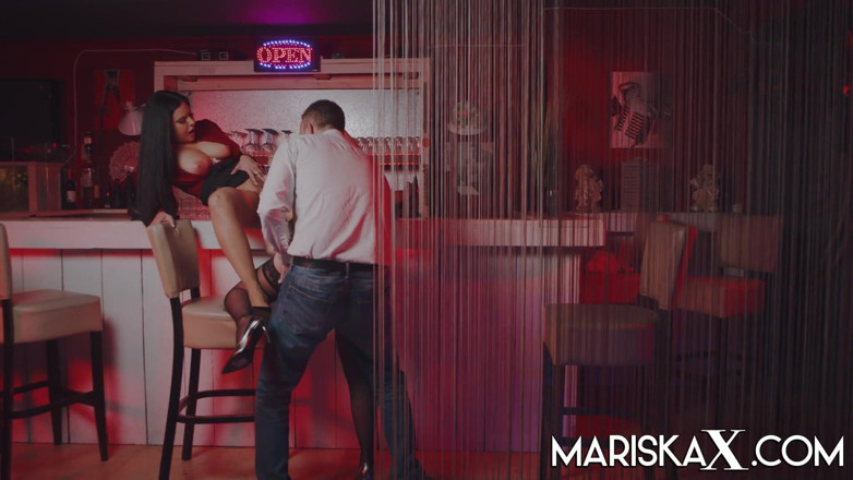 Mariska x: Mariska loves when her girlfriend Tina is fucked