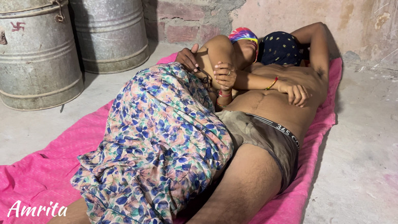 Amrita32: Abang tiri desi India panas dalam undang-undang dan adik ipar