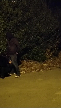 Poprosiła mnie, żebym zatrzymał samochód, abym mógł mnie wysiąść