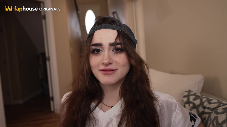 My POV Fam: Chica universitaria necesita ganar la apuesta