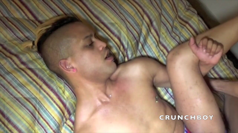 Crunch Boy: Latynoska dziwka zerżnięta przez wielkiego kutasa prosto chłopak z Paryża