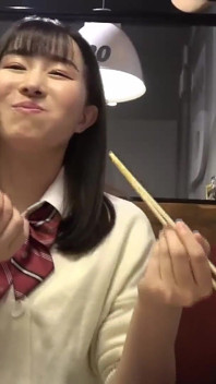 マチ - 彼女は強い性的欲求を持っています。彼女のクラスメートでさえ彼女を怖がっています
