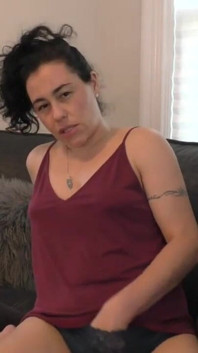 Esposa gostosa doce e cruelmente destrói o ego do marido corno