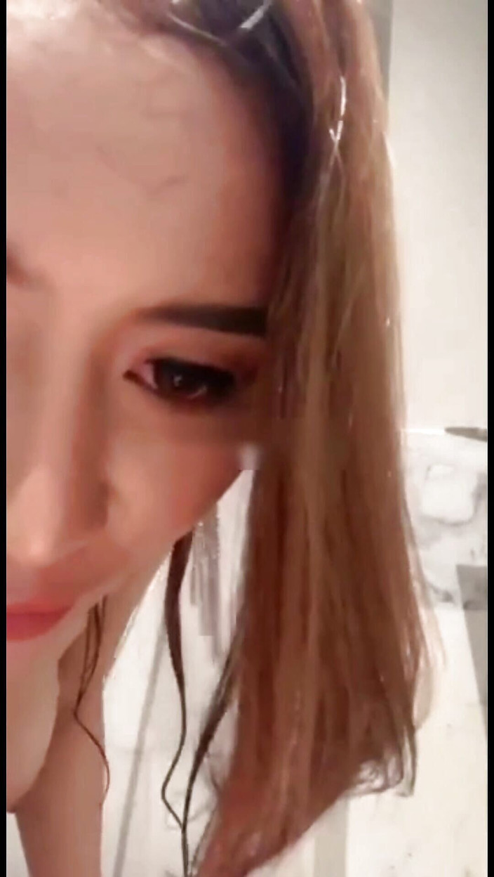 Indoseblay: インドネシアのセレブはシャワーを浴びているととてもクールです