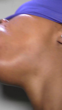 POV-blowjob mit einem großen weißen schwanz und spermaschlucken