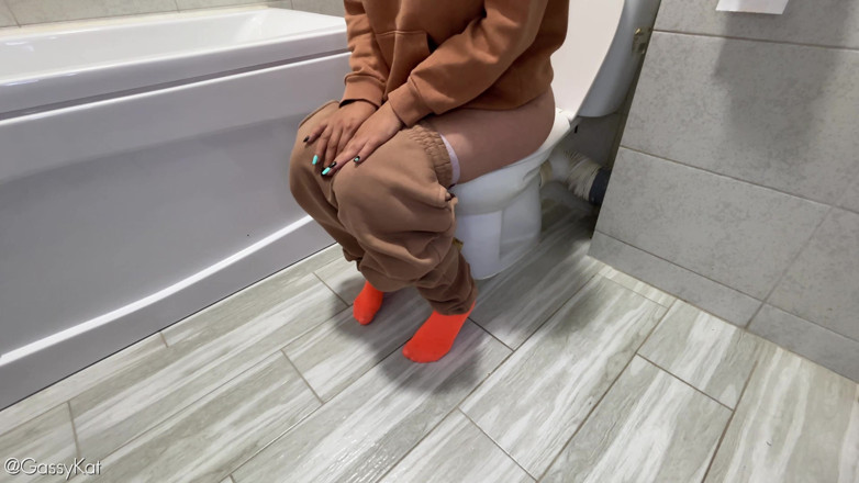 GassyKat: The Daily Toilet S2 Episode 21