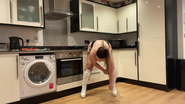 Sophie James: มาชักว่าวด้วยกันเราจะไม่หยุดจนกว่าเราจะเสร็จ!!