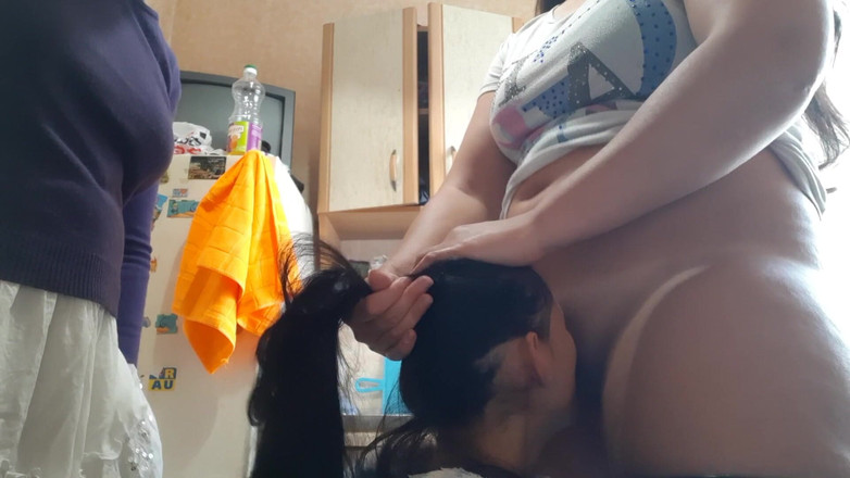 Lesbian-illusion: Moje nevlastní sestra přišla o svou přítelkyni v Kartách